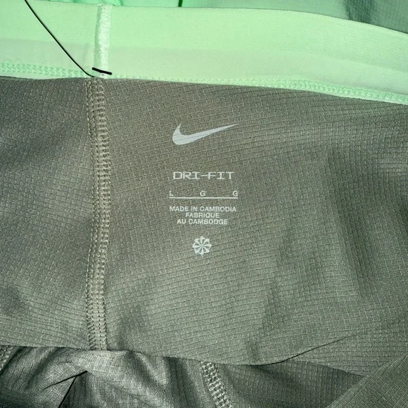 Nike Stride Light Green Shorts - Picture 5 of 5